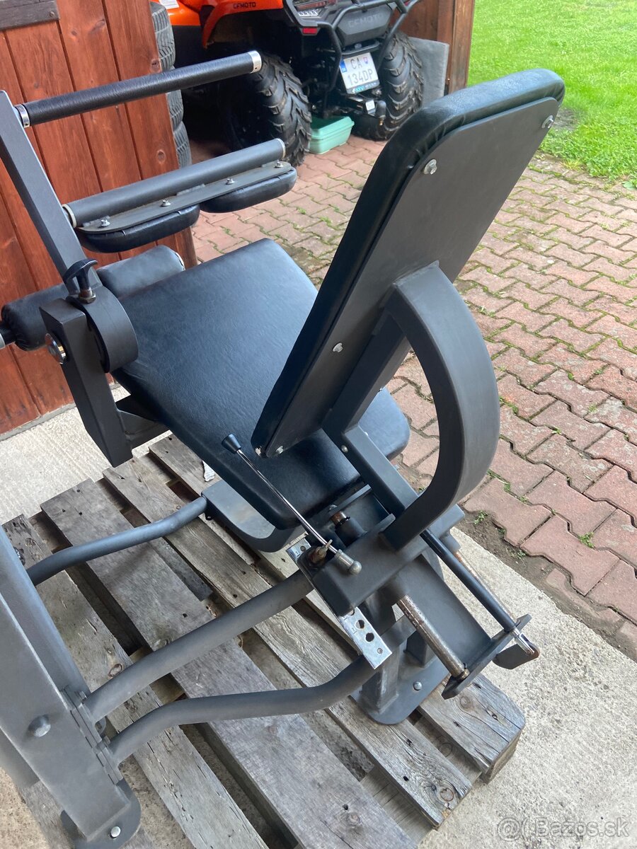 Zakopavanie v sede (precor USA) - 2