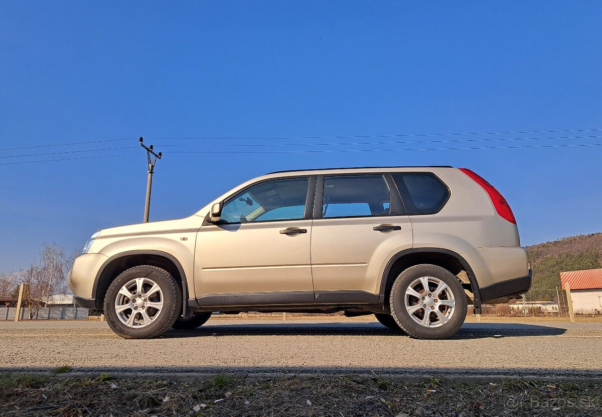 Nissan X-Trail 2.0 XE 4x4 - 2