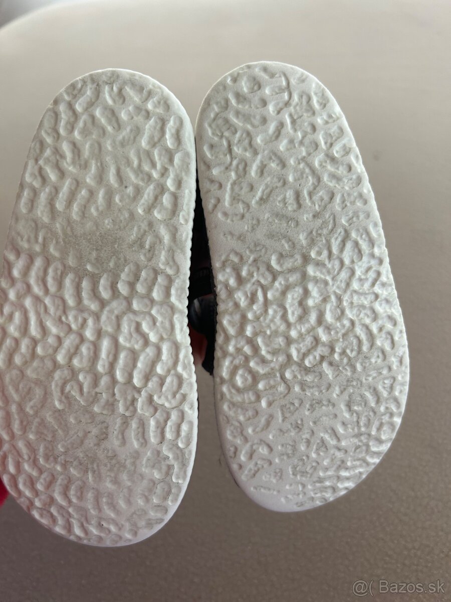Papucky Rak vel.21 - 2