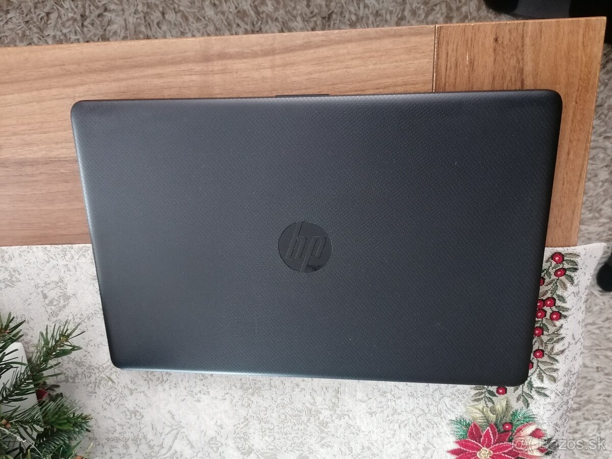 Predám 15,6" notebook HP 15, windows 10 home. - 2