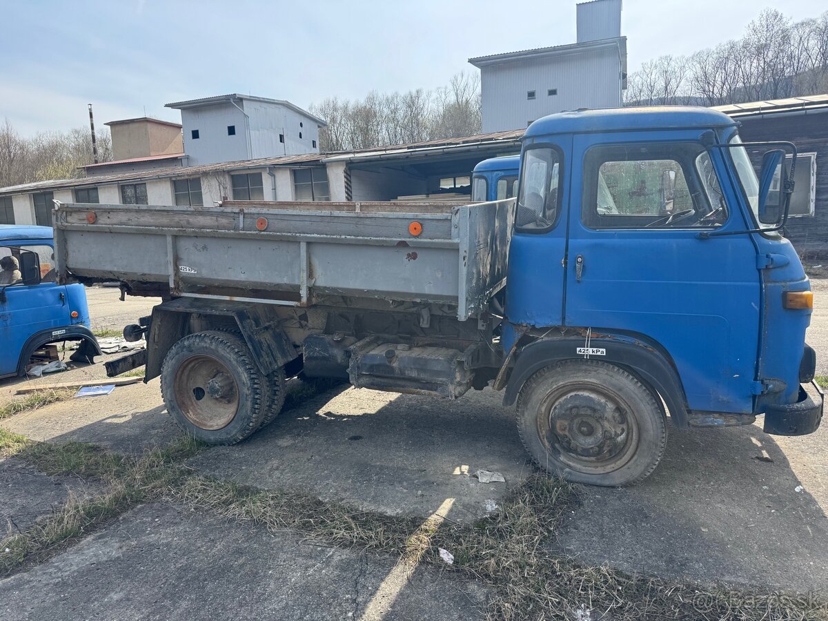 Predám staré podvozky a kabíny z Avia - 2