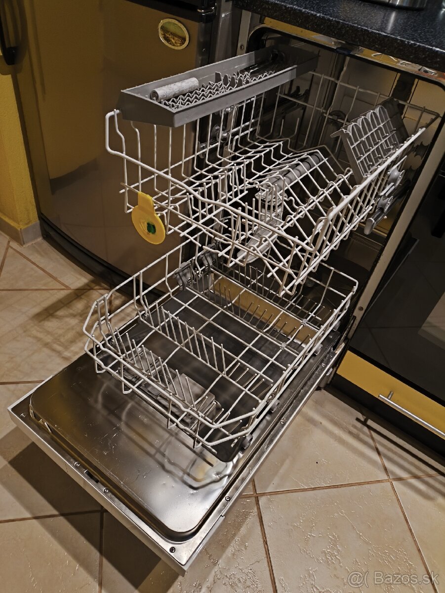 Umývačka BOSCH 45 cm - 2