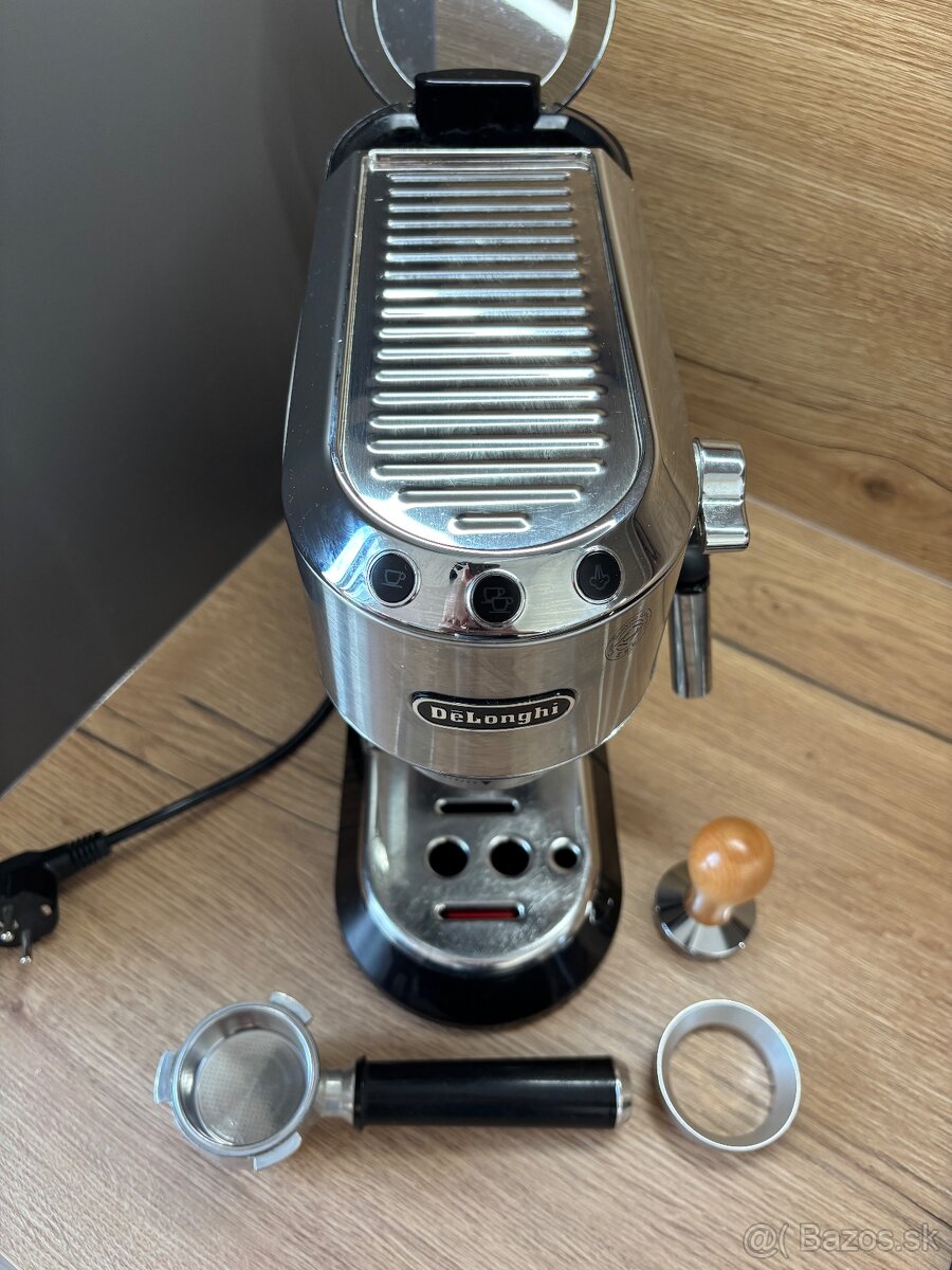 Delbghi dedica ec685 - 2