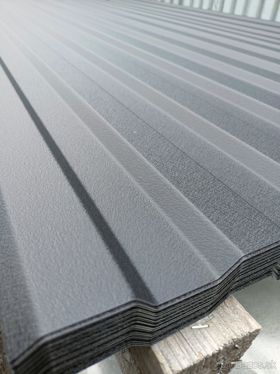 Trapezový plech T-12 čierna mat 0,5hr. 2m - 2