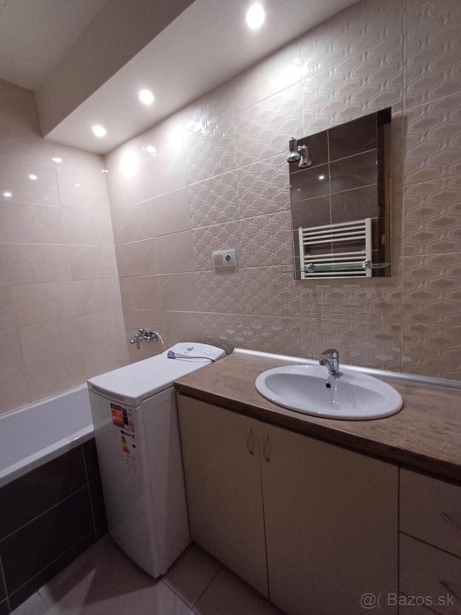 Prenájom - 3izbový byt Sečovce - 2