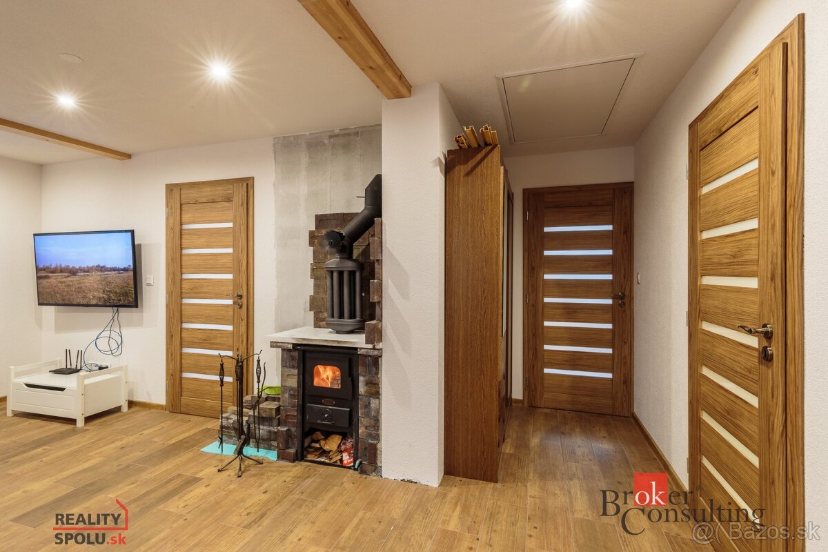 Čiastočne zrekonštruovaný rodinný dom - Liptovský Mikuláš - - 2