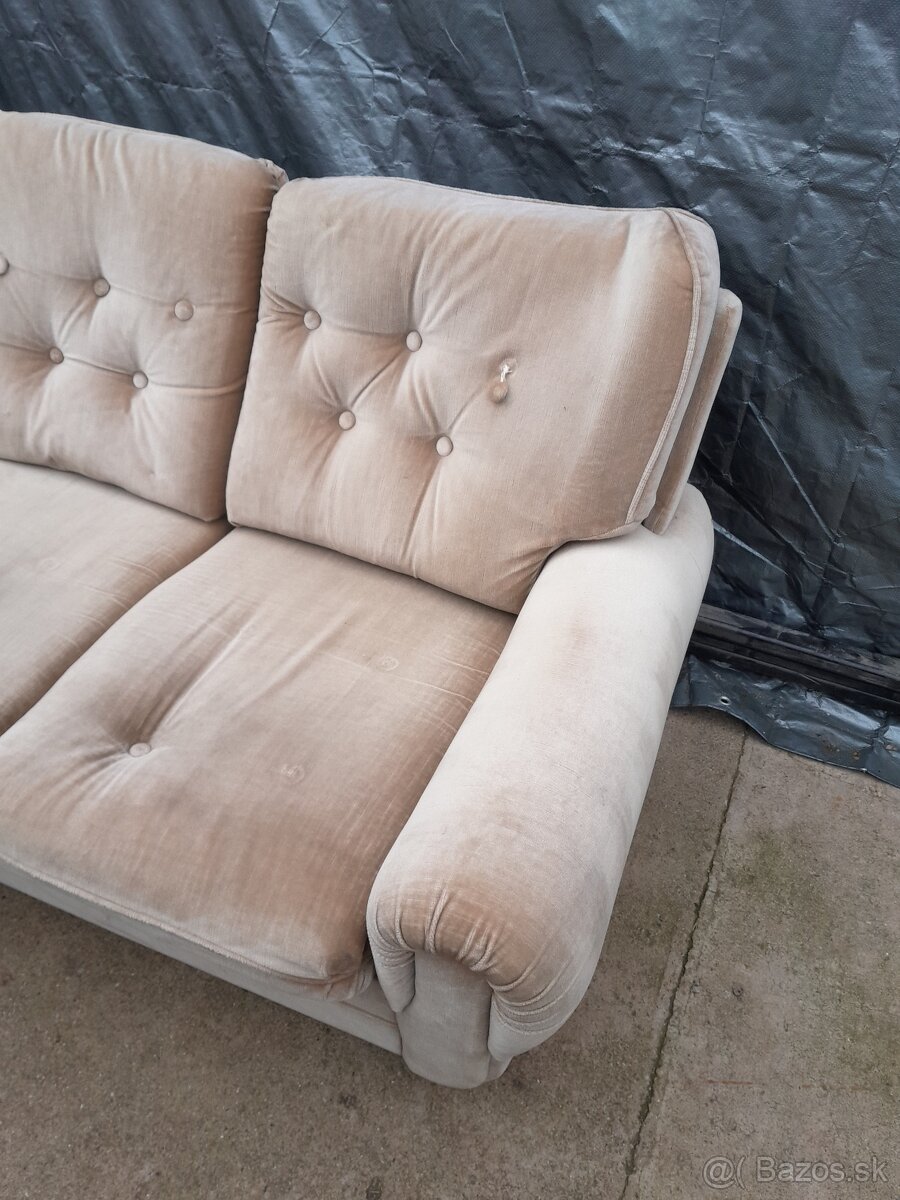 Predám gauč a kreslá tri kusy - 2