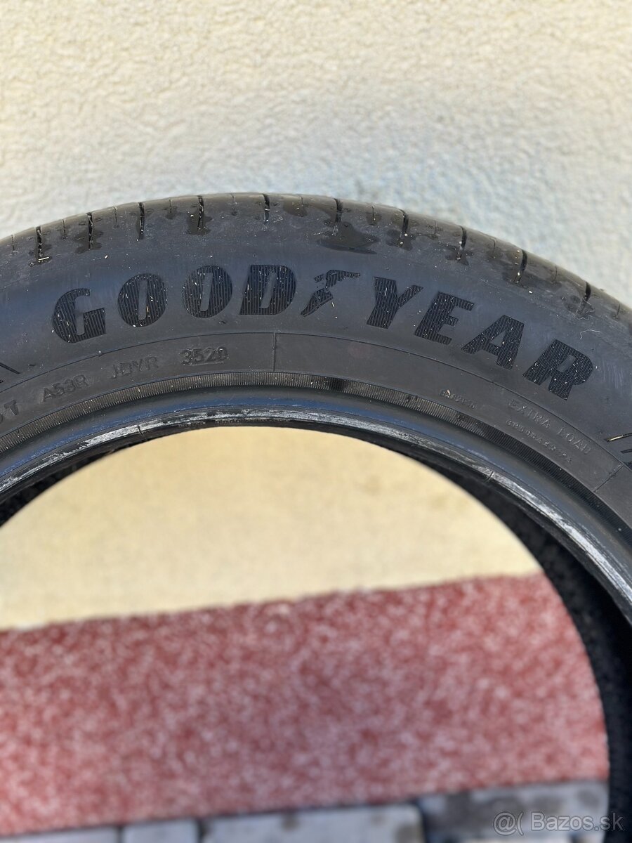 letné gumy Good Year 215 / 55 r17 - 2