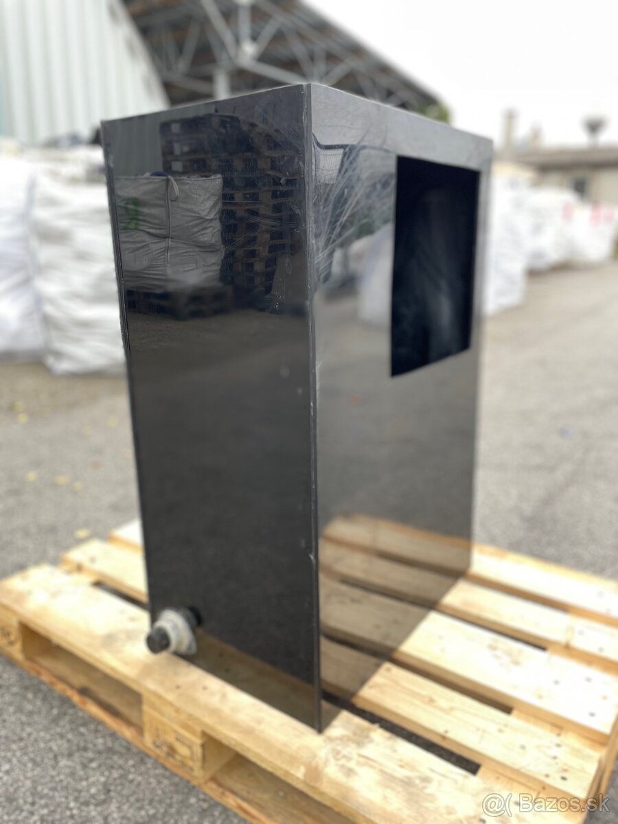 Plastová nádoba / nádrž s výpustom - 2