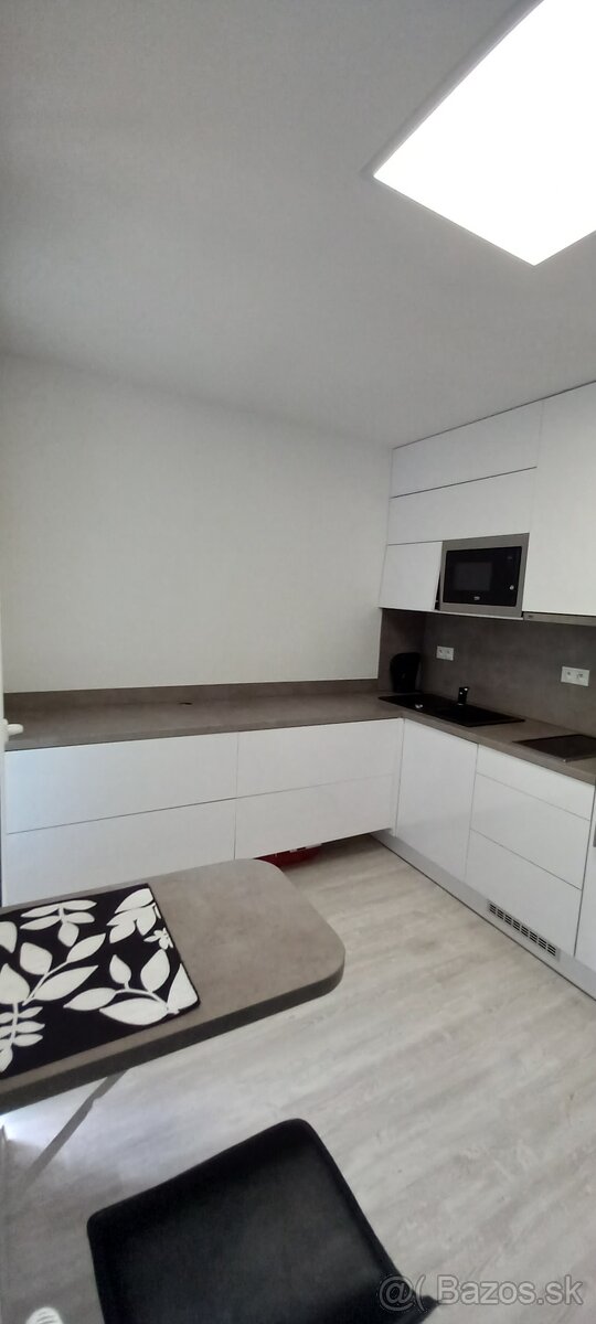 Prenájom garsónka s balkónom Trnavská cesta - 2