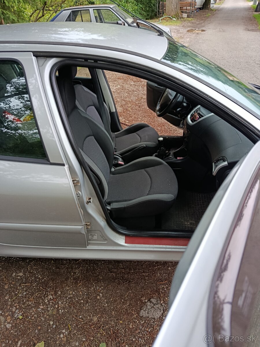 Peugeot 206 + - 2