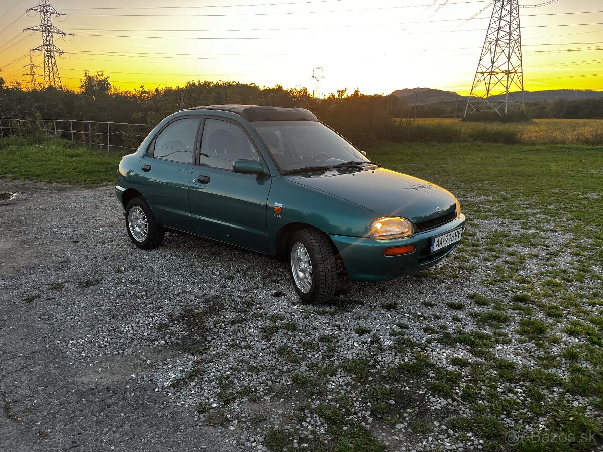 Mazda 121 DB - 2