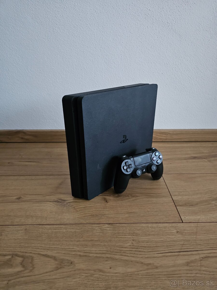 Playstation 4 Slim - 2