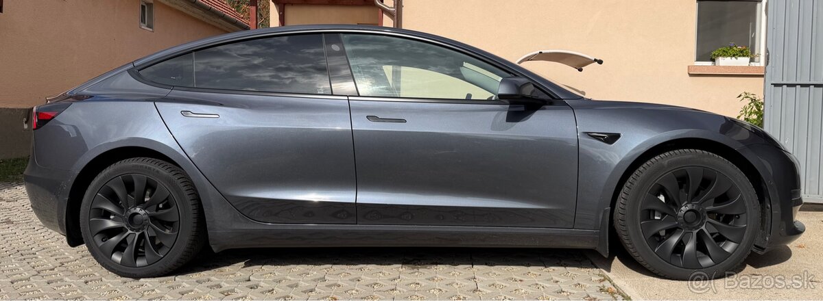 Tesla 18” puklice. - 2