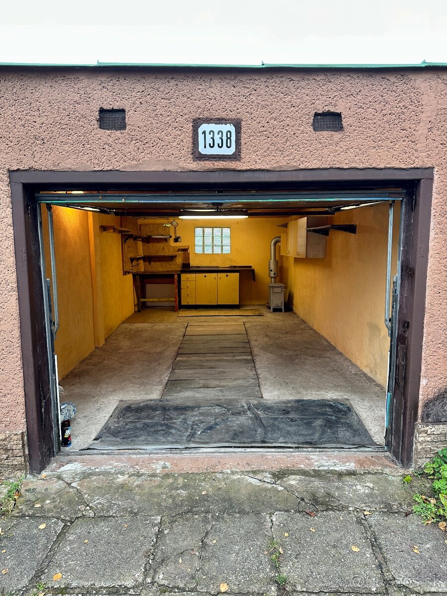 Na PREDAJ garáž v Sabinove na Komenského ulici - 2