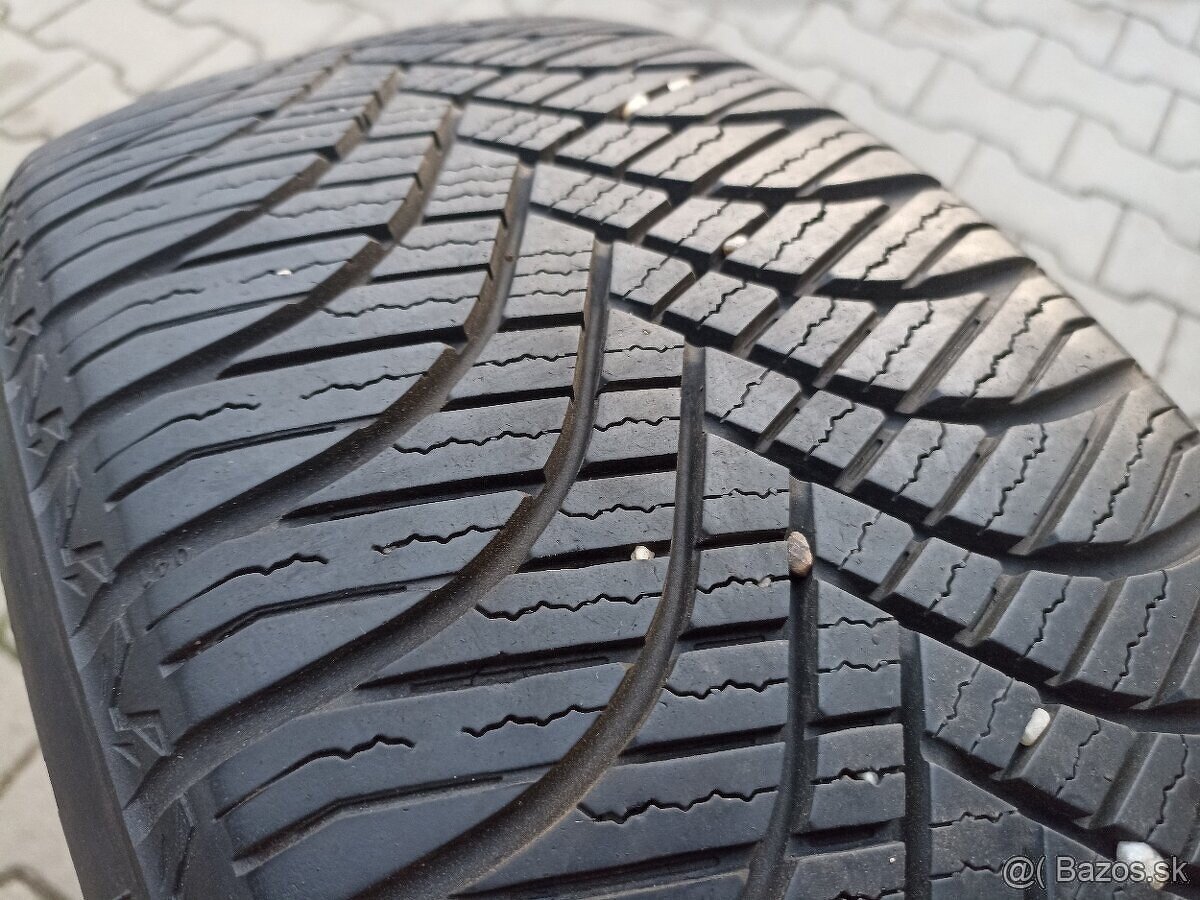 Celoročné pneu Goodride AllSeason Elite 215/60 R17 - 2