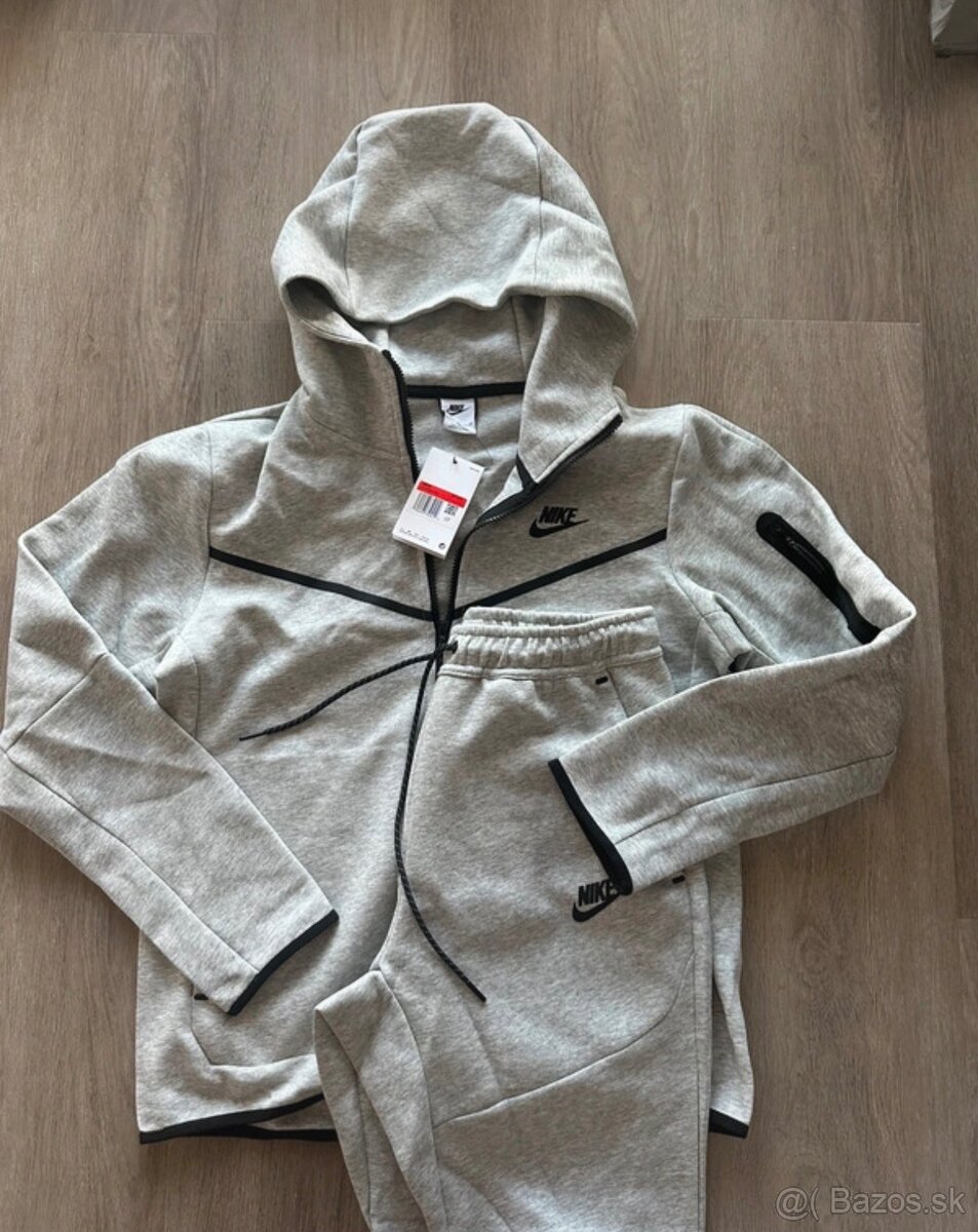Nike Tech Fleece Sivá - 2