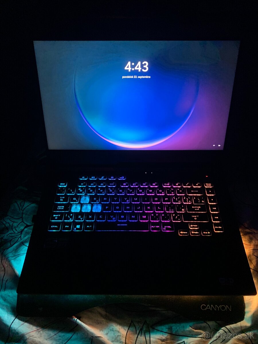Asus ROG Strix G15 + Razer myš - 2