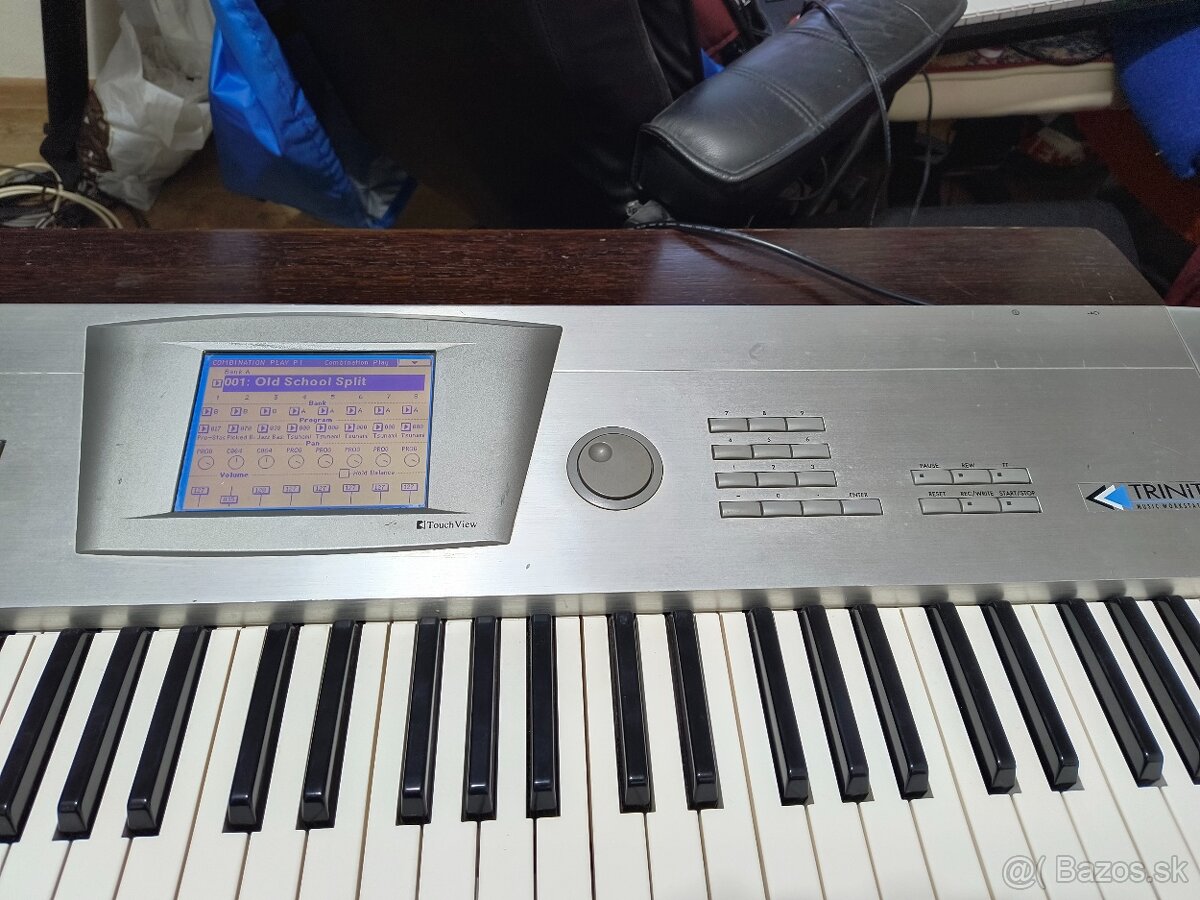KORG TRINITY - 2