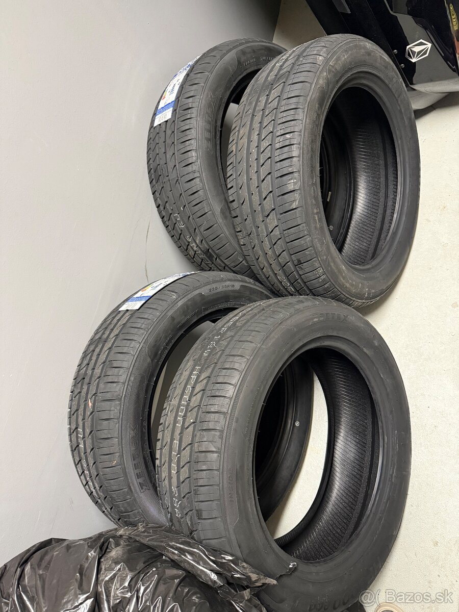 Zeetex 225/55 R18 - 2