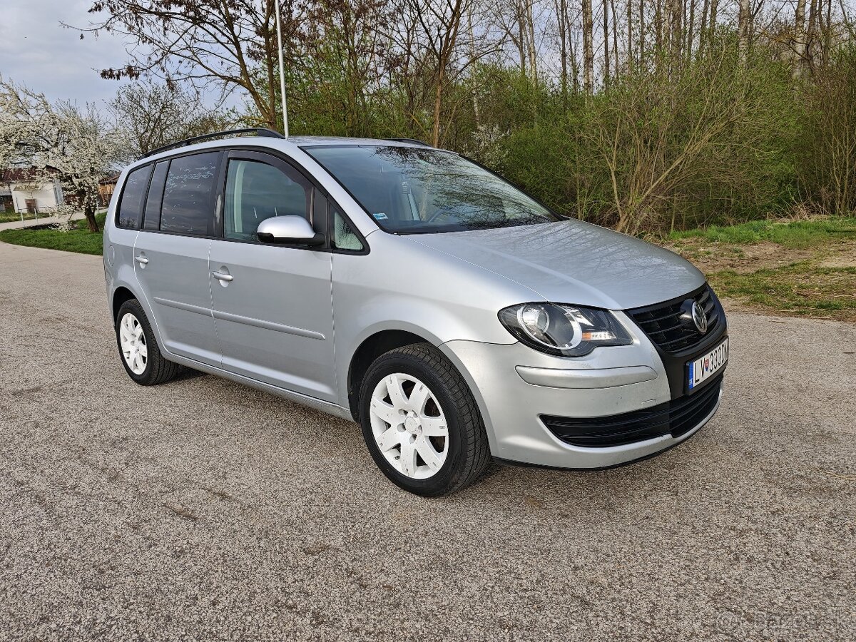 Volkswagen Touran - 2