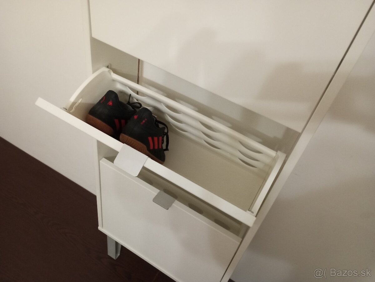botník - dobrý stav - 2