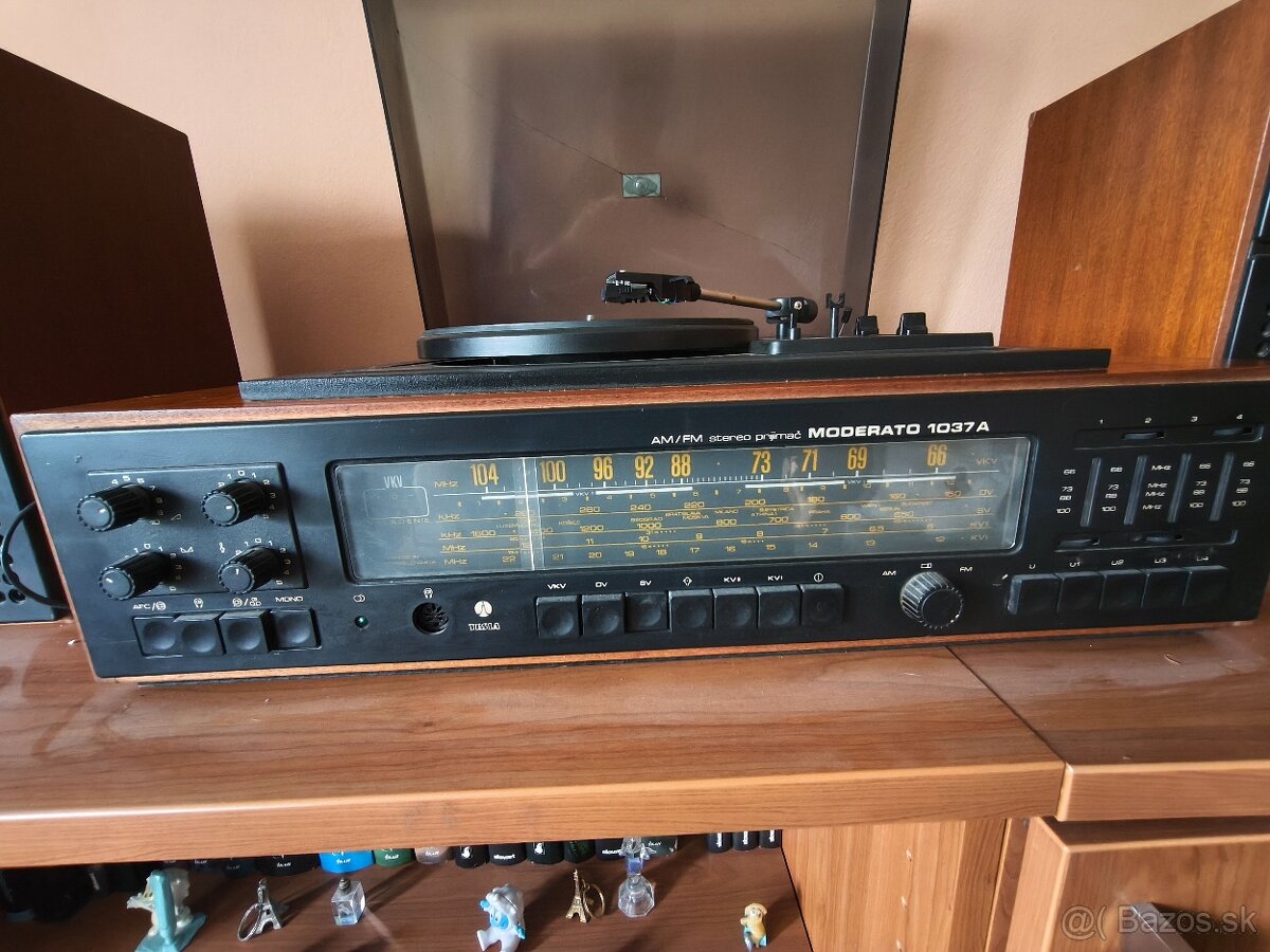 Gramofón s rádiom - 2
