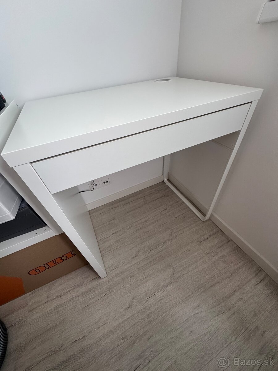 Písací stôl Micke (toaletný) - 2