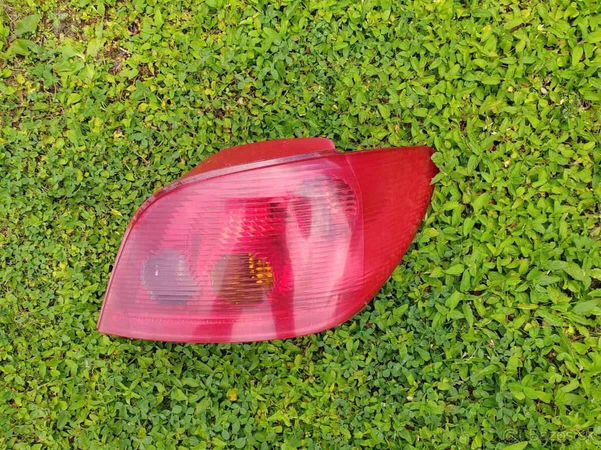 Peugeot 307 pravé zadné svetlo - 2