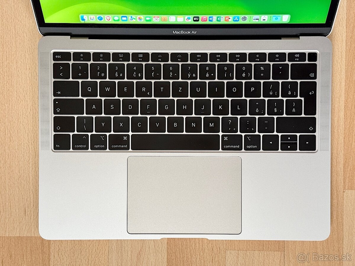 MacBook Air 13", TOP STAV, Výdrž batérie 5 hod. - 2