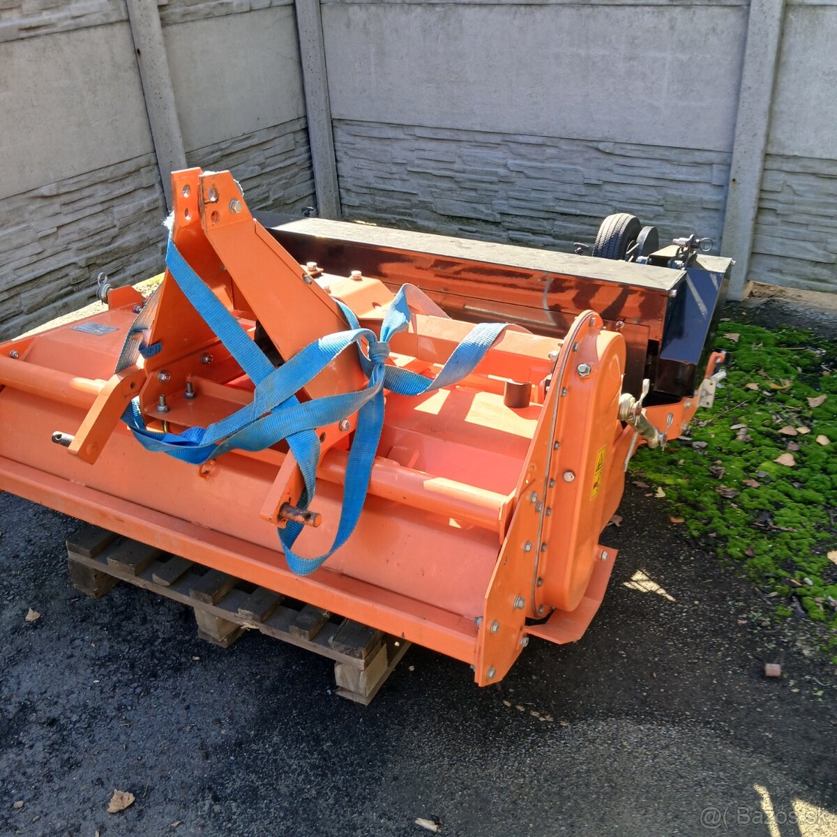 ZAKLADAČ TRÁVNIKA Dabaki STB 125 - 2