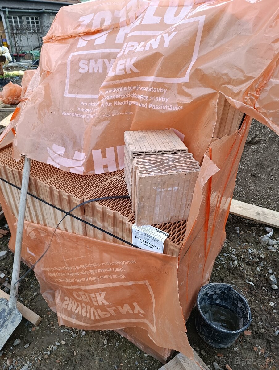 Predam tehlu heluz simbolicka cena - 2