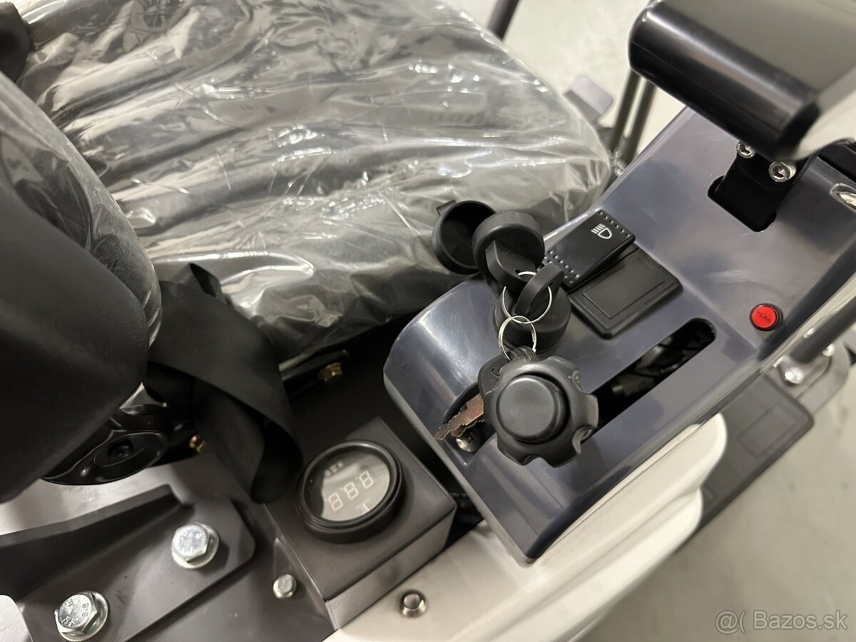 Mini báger 1,3t motor KUBOTA - 2