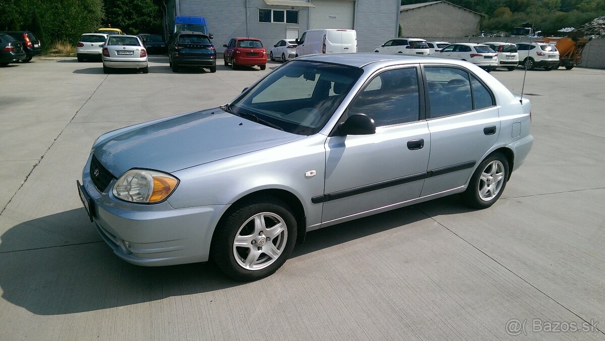 Hyundai Accent - 2