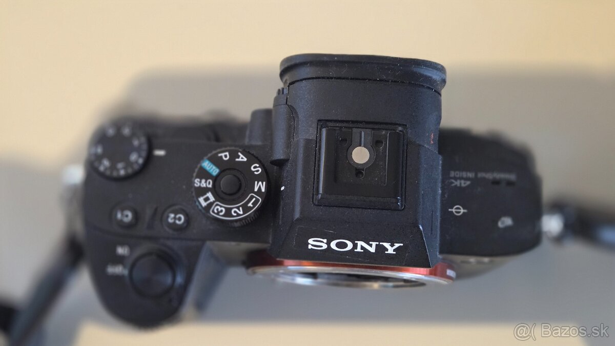 Sony a7Riii - len telo - 2