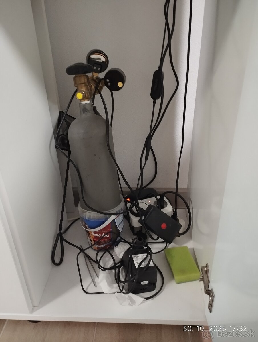 Predám akvárium Juwel Rio 240 - 2