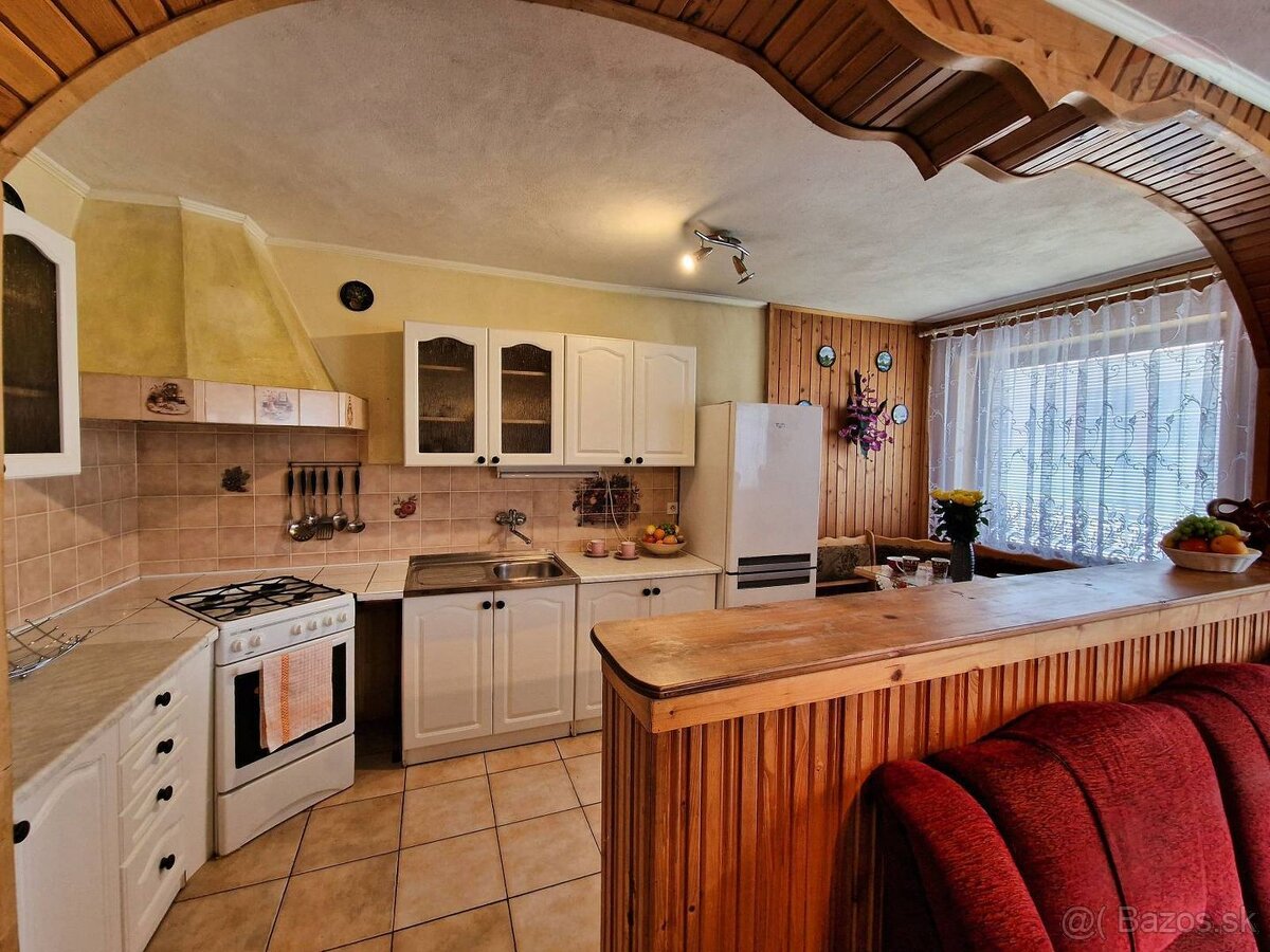 PREDAJ veľký 5izbový RD Dolné Vestenice - 2