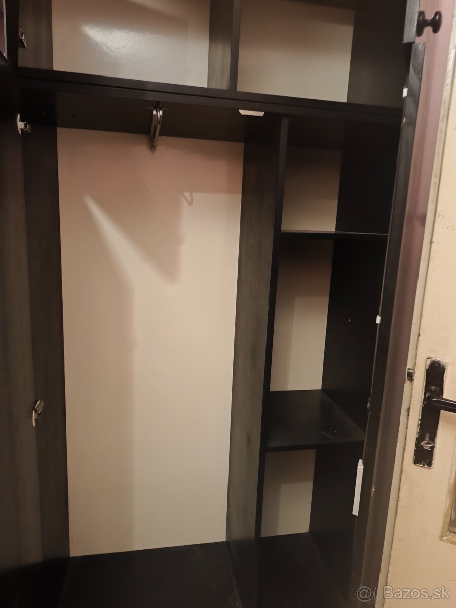 Starý nepotrebný nábytok a všelijaké veci - 2