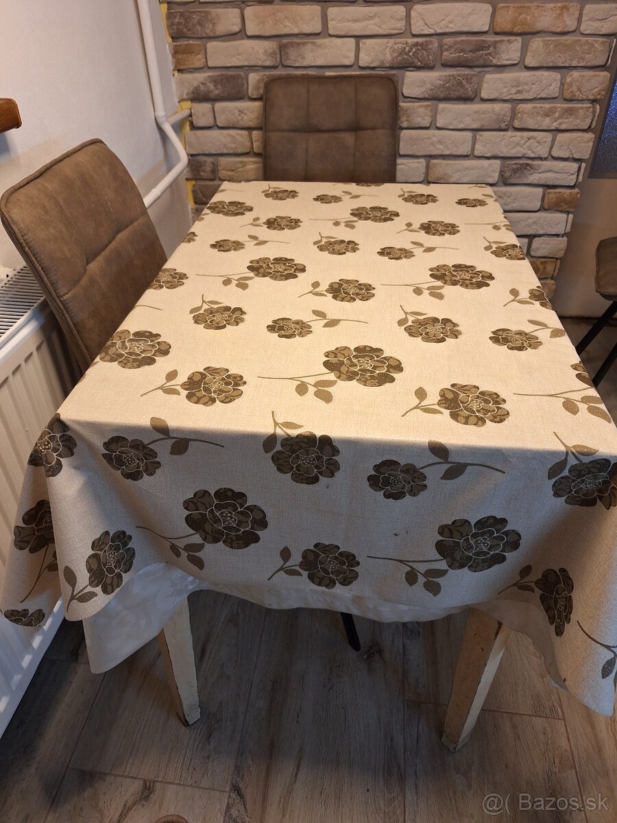 Jedálenský stôl - 2