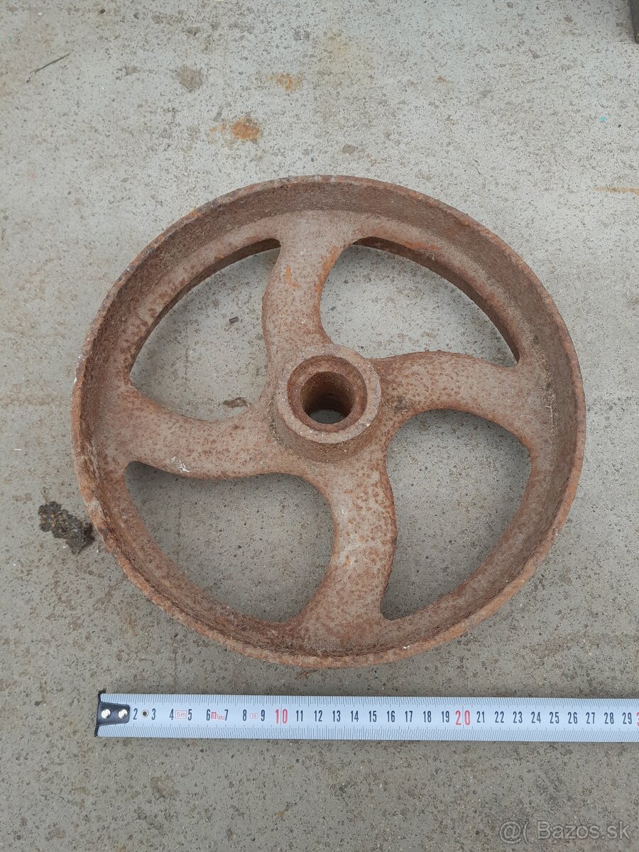 Predám liatinové koleso - 2