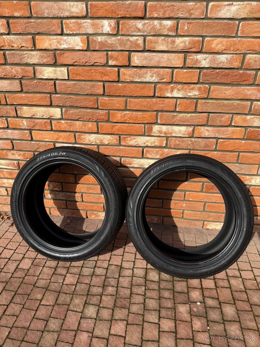 275/40 R20 Lionhart celoročne - 2