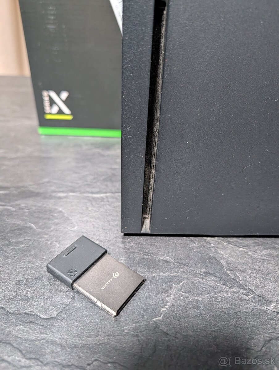 XBOX Series X + 1 TB karta + gamepad a príslušenstvo - 2