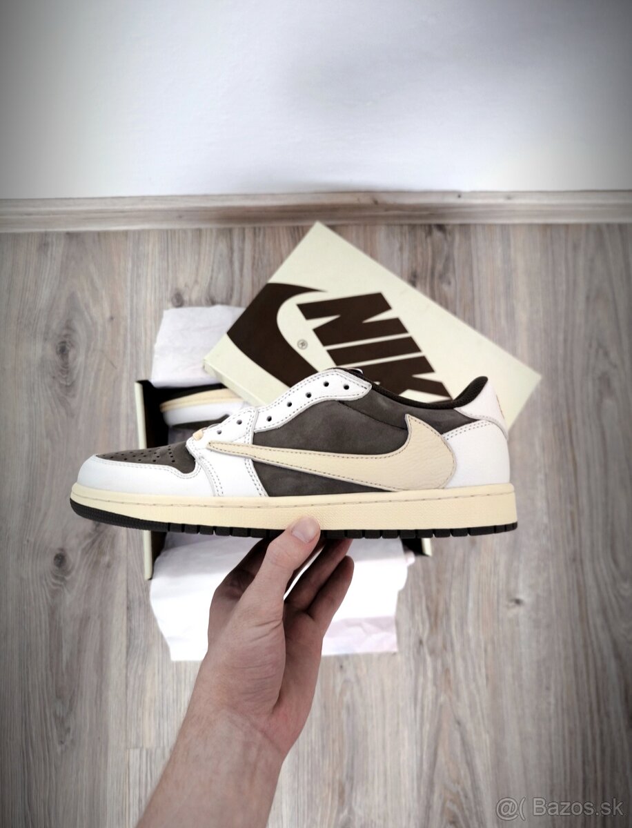 Jordan x Travis Scott “Reverse Mocha” 🤍🤎 - 2