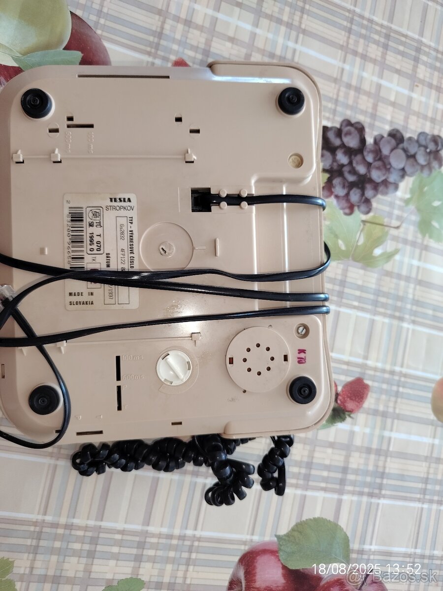 retro telefón Tesla - 2