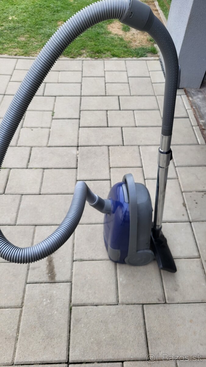 Vysavač daewoo - 2