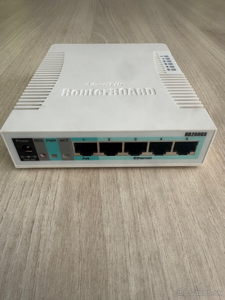 MikroTik RouterBOARD 260GS 5-portový - 2