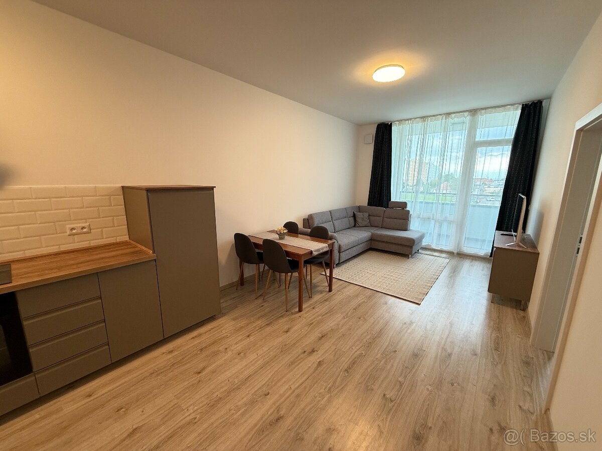 APEX reality prenájom zariadeného 2i. s balkónom v Hlohovci - 2