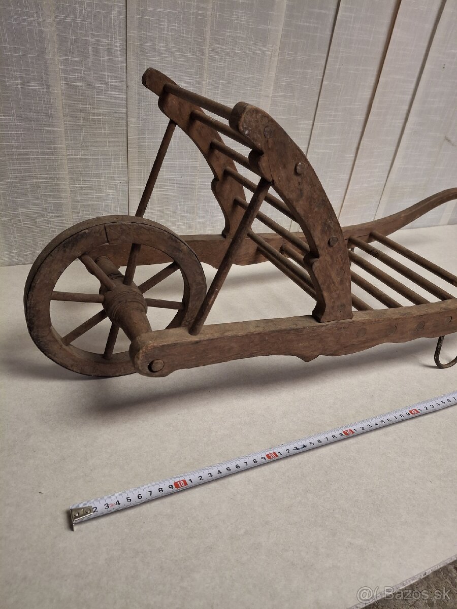 Drevený fúrik tragač - 2