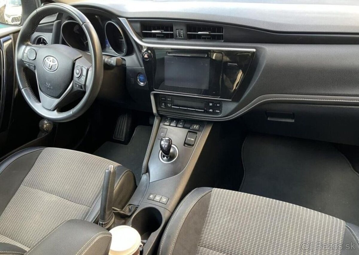 Toyota Auris 1.8-AUTOMAT-NAVI-KAMERA - 2