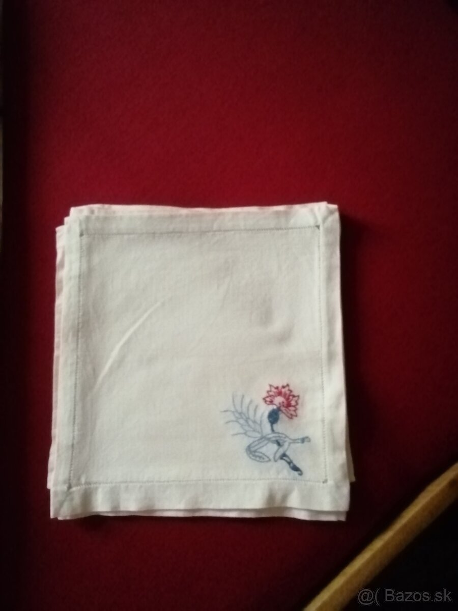 Vyšívaný obrus - 2